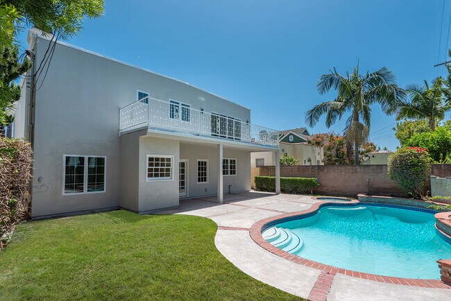 backyard - 321 S Swall Dr