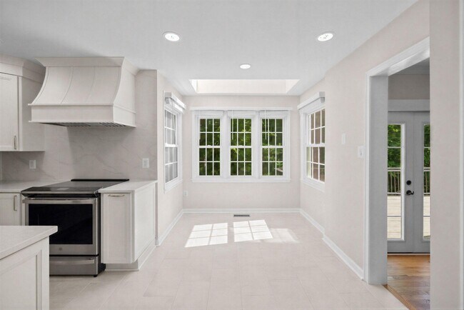 Building Photo - 6609 Heidi Ct