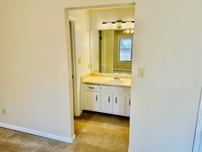 Building Photo - 175 Eli Run