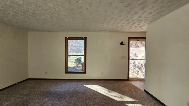 Building Photo - 3306-3308 Shelley Dr