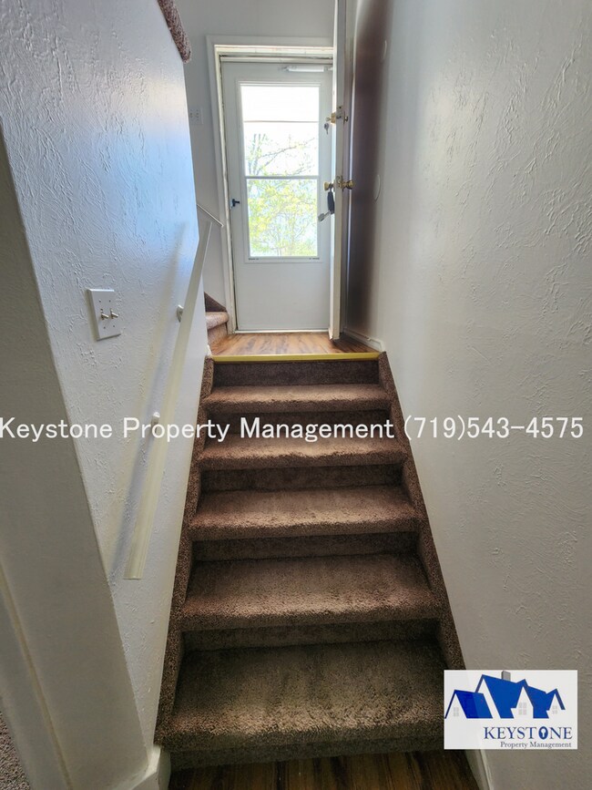 Building Photo - Charming Townhome in Pueblo West – Comfortable & Convenient Living $1300/$1300