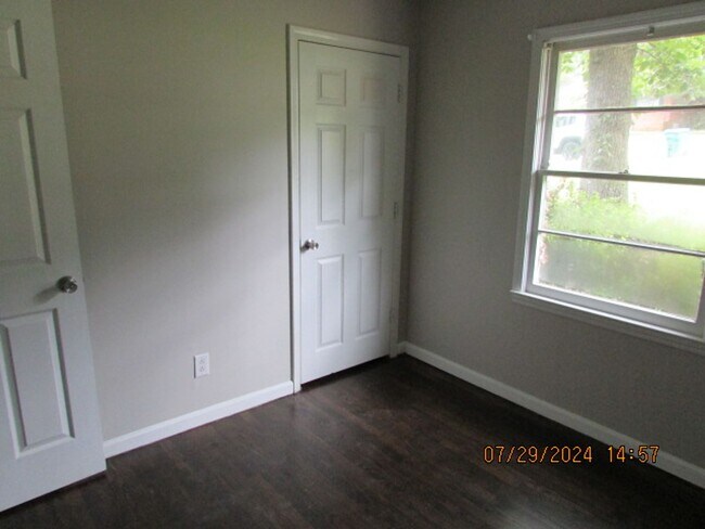 Building Photo - Close to Shaw AFB