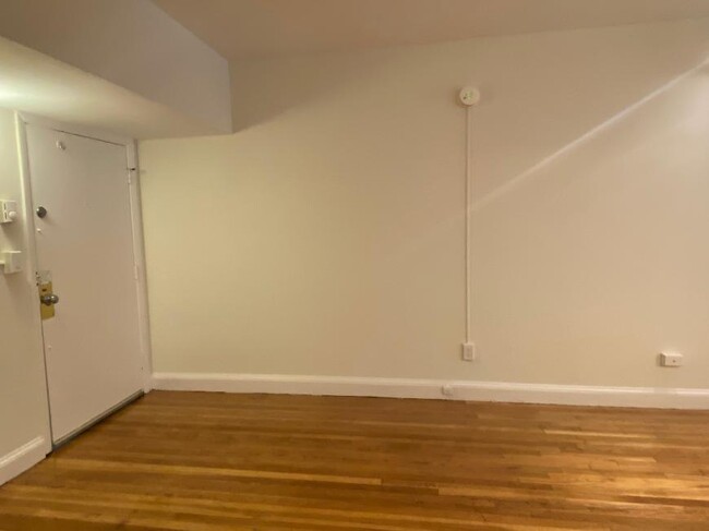 Building Photo - 1 bedroom in Boston MA 02118