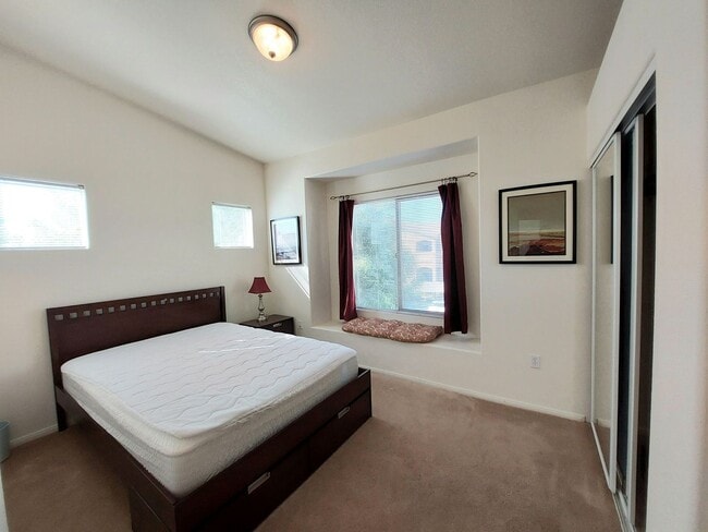 Building Photo - SOUTHWEST - SUNSET CLIFFS