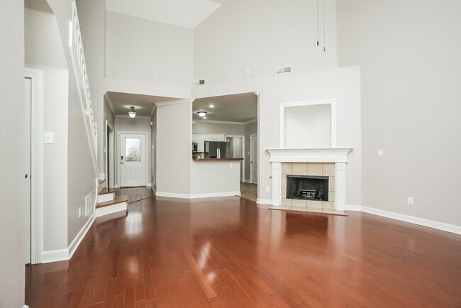 Building Photo - 2885 Liverpool Ln