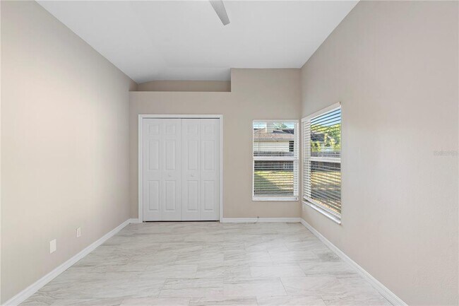 Building Photo - 9885 Montclair Cir