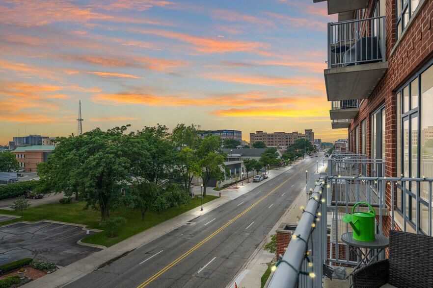 Building Photo - 101 Curry Ave