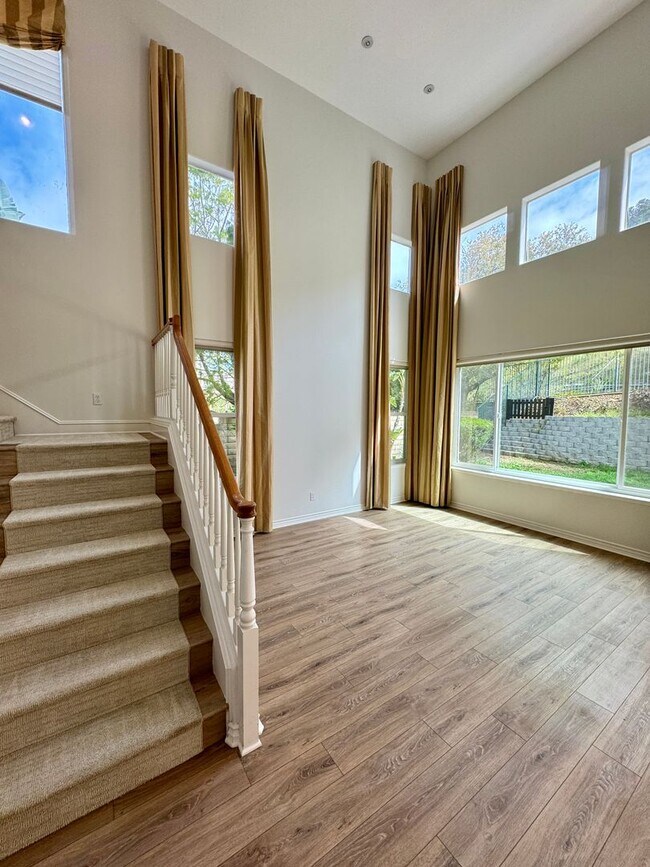 Building Photo - Beautiful Remodeled home in Dos Vientos