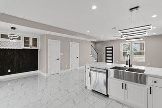 Building Photo - 7925 Colonial Ln