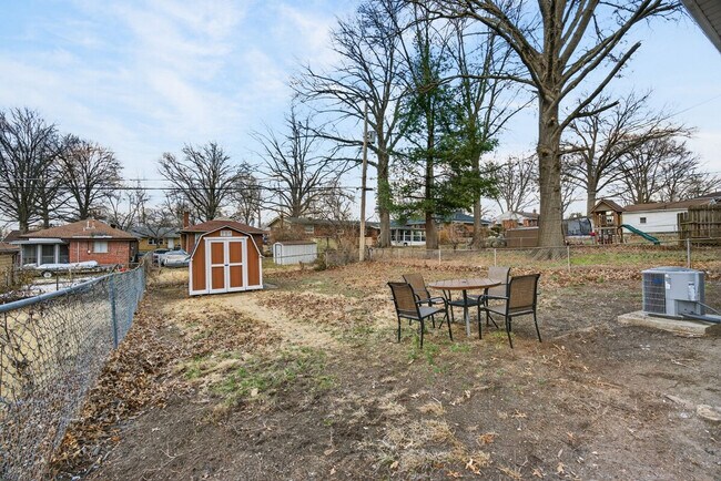 Building Photo - 3831 Brown Rd