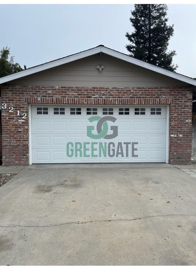 Building Photo - Spacious 4Bedroom 2Bath AVAILABLE NOW in Modesto!!