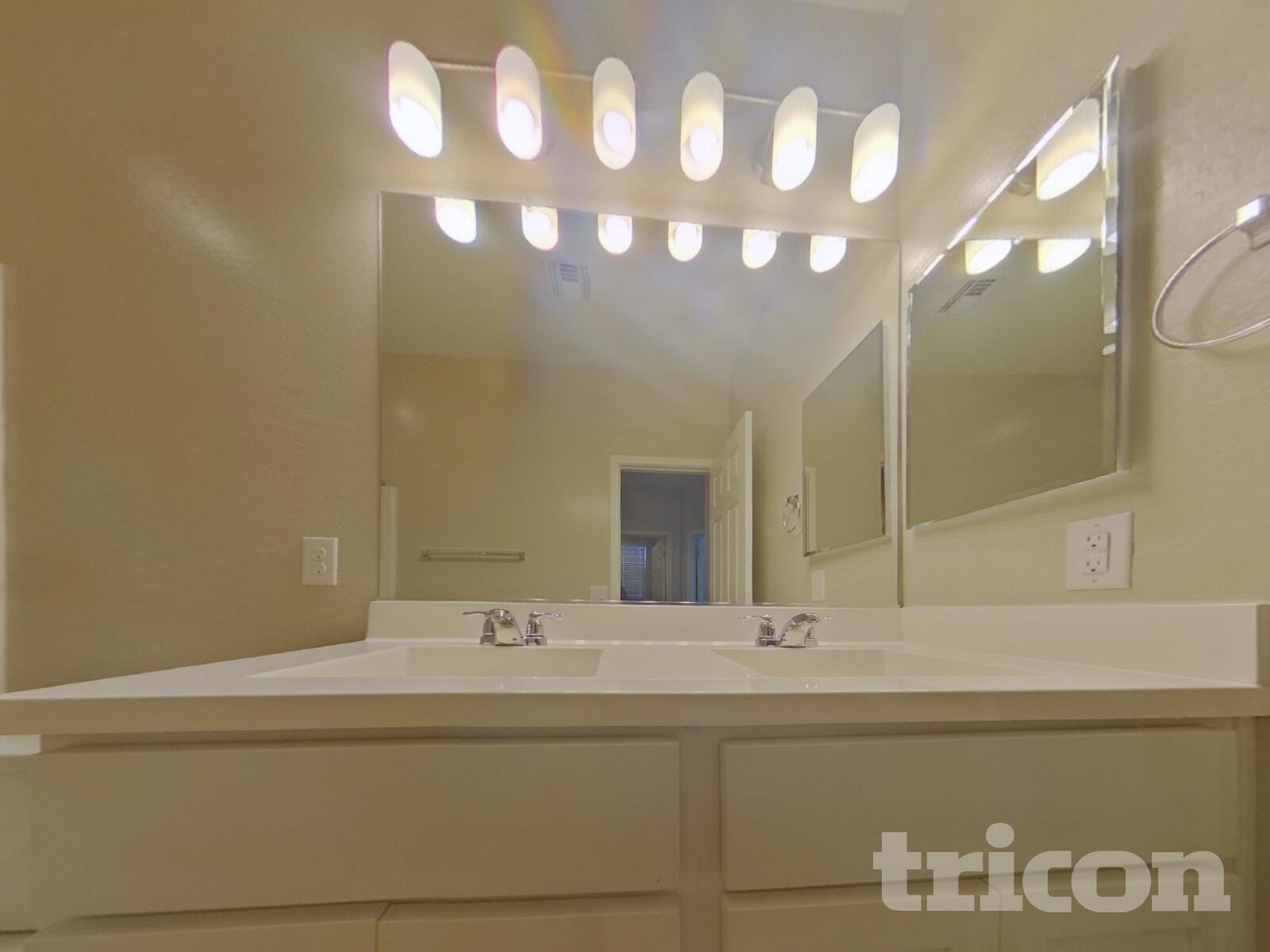 Building Photo - 2929 N 28th St