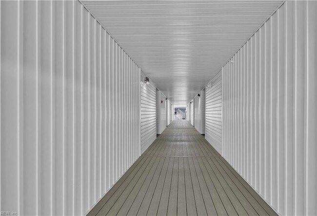 Building Photo - 1732 Dromolin Dr