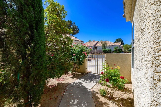 Building Photo - "Discover Comfort & Style: Spacious 3-Bedroom, 2-Bath Home in Las Vegas, NV!"