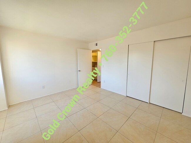Building Photo - Condo for Rent in Gated Community