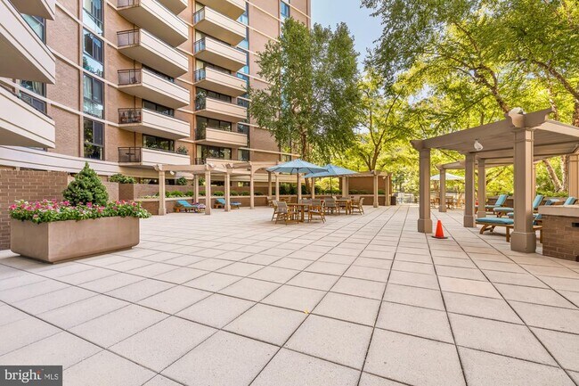 Building Photo - 4620 N Park Ave