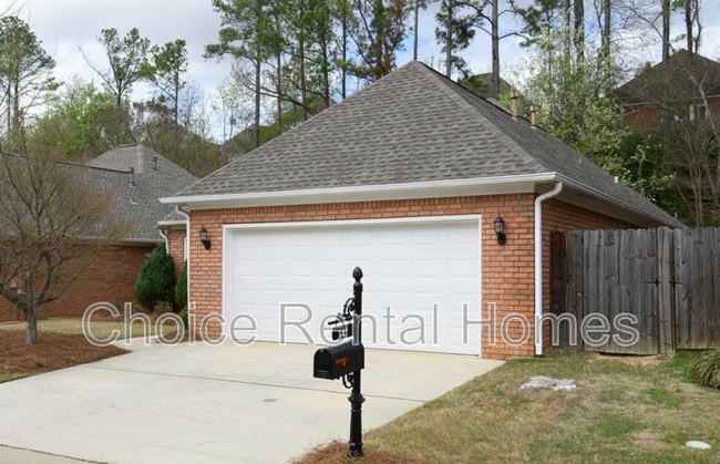 Building Photo - 141 Southlake Ln