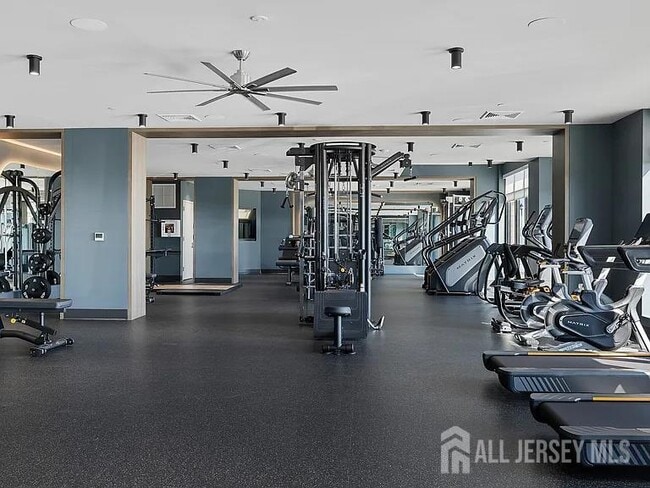 Building Photo - 2000 Schindler Dr