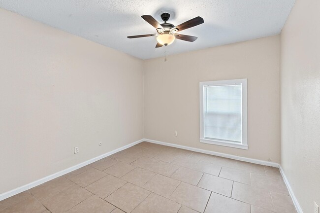 Building Photo - 410 Old Thorndale Rd