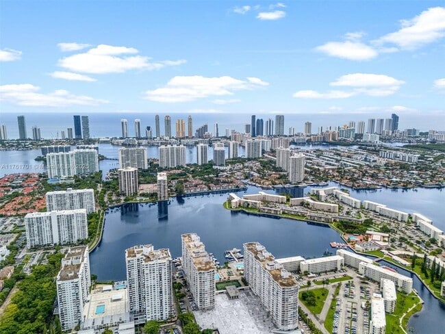 Building Photo - 18071 Biscayne Blvd