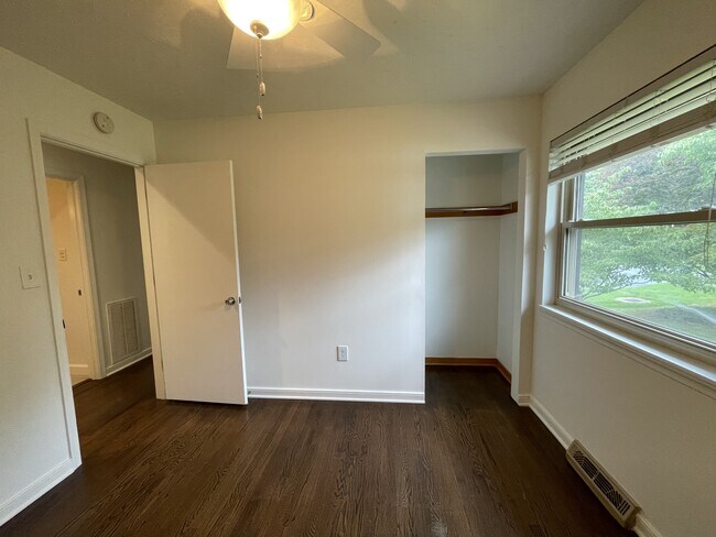 Building Photo - 1113 Craigmont Dr