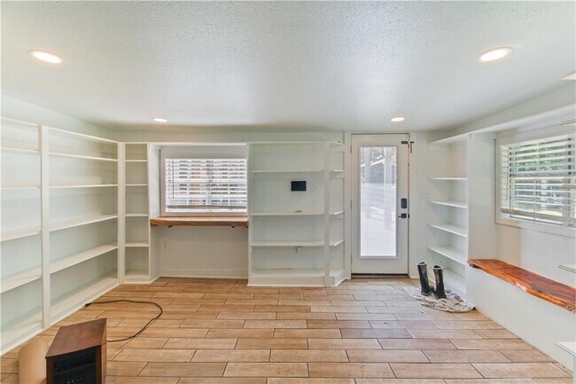 Building Photo - 2182 Shumate Ln