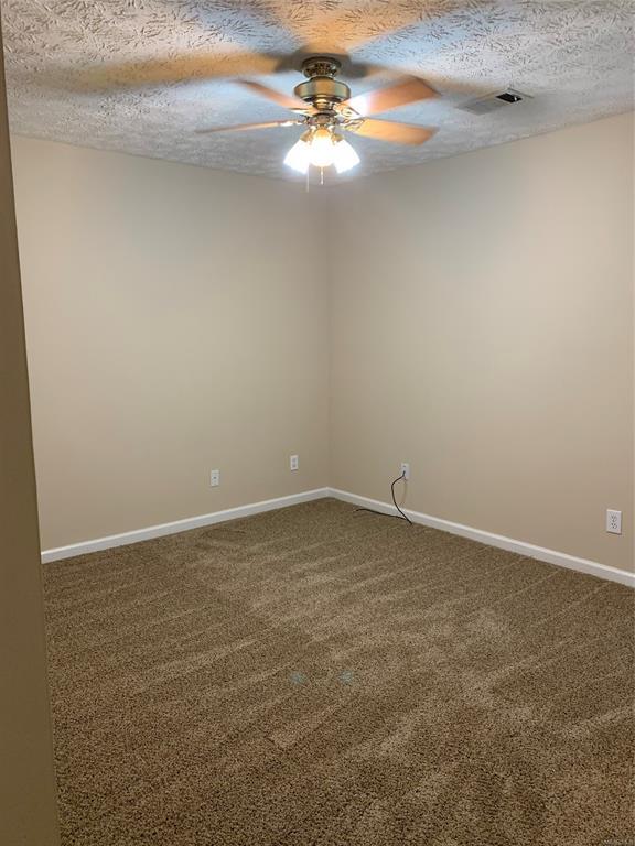 Building Photo - 131 Live Oaks Dr