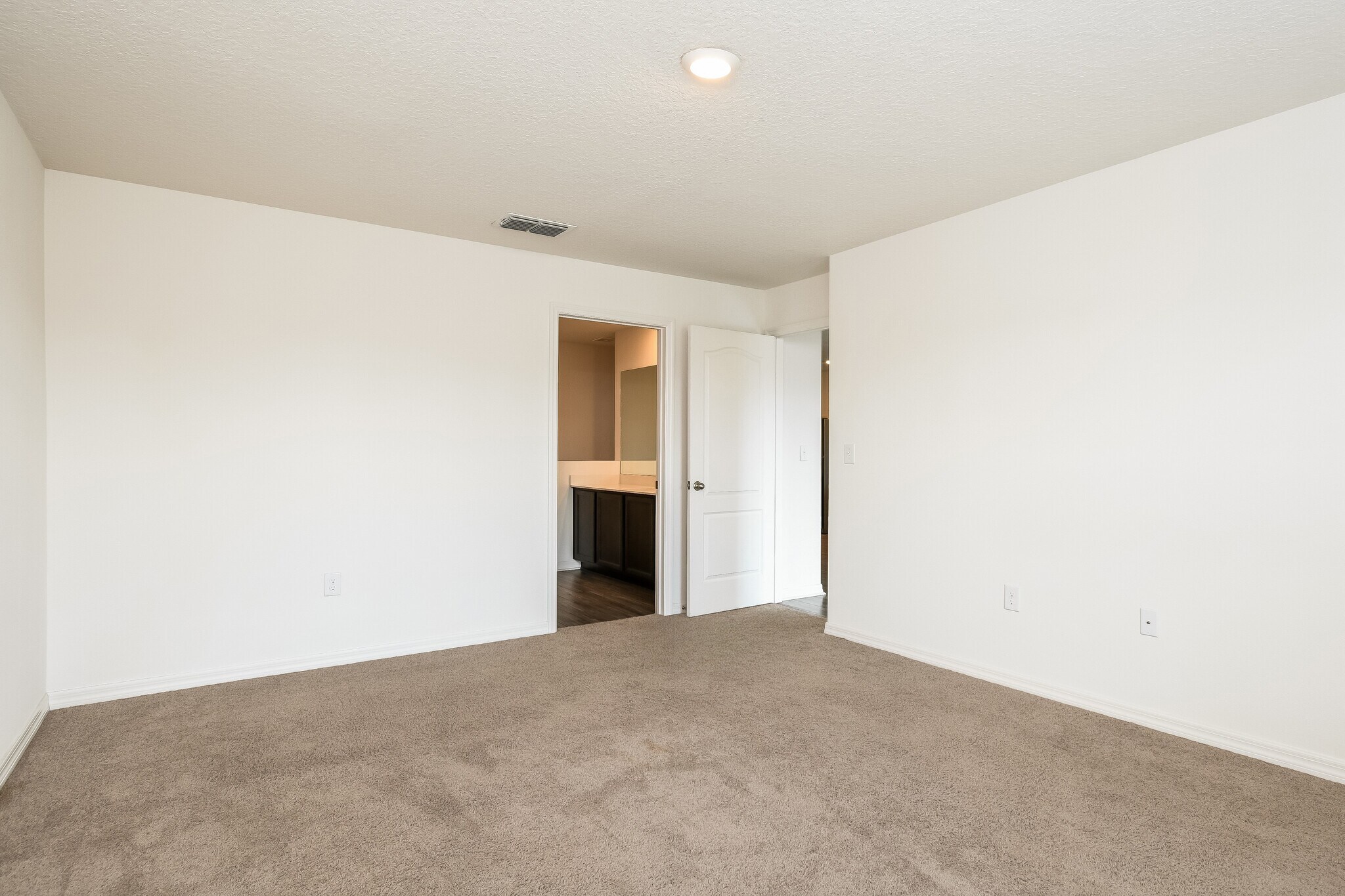 Building Photo - 505 Kensington View Dr