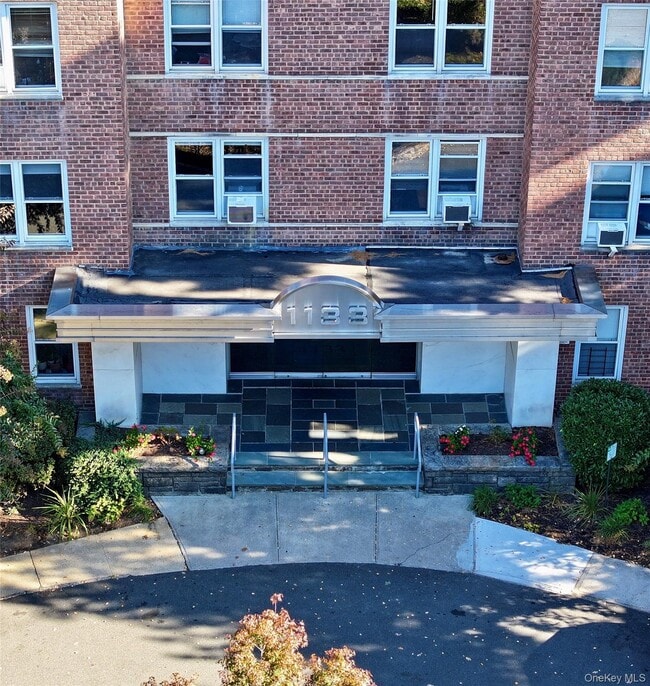Building Photo - 1133 Midland Ave