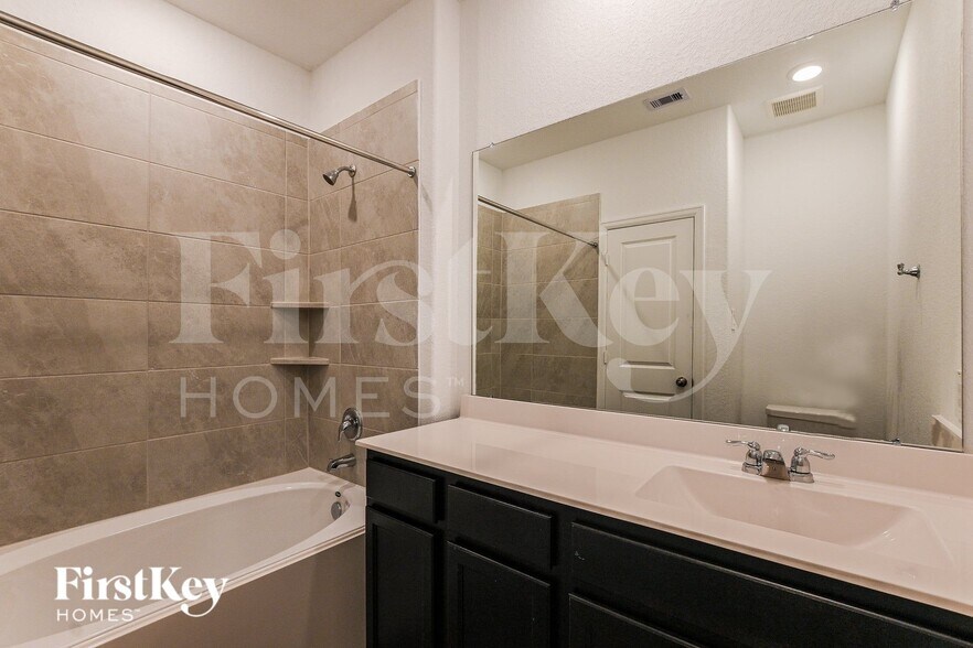 Building Photo - 18446 Summit Ranch Dr