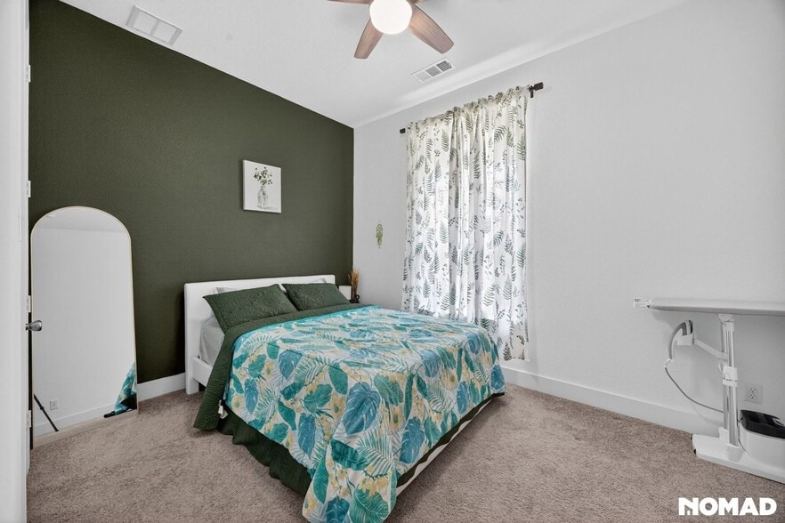 Building Photo - 1120 Saddle Ridge Dr