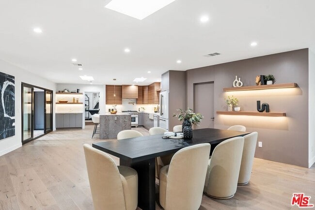 Building Photo - 4943 Palomar Dr