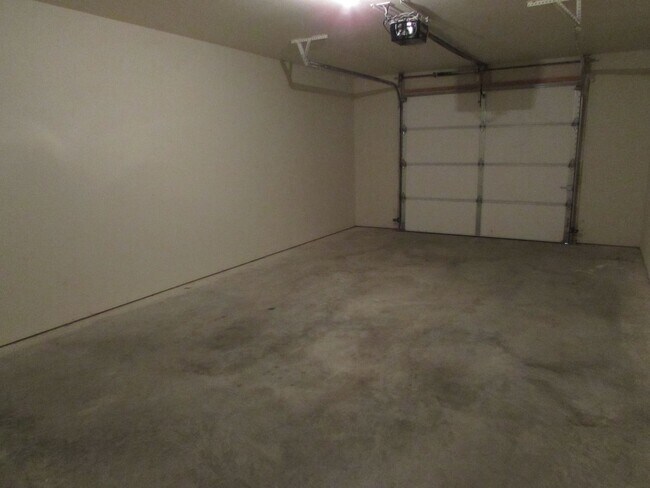 Building Photo - 20900 Hartsburg Ln