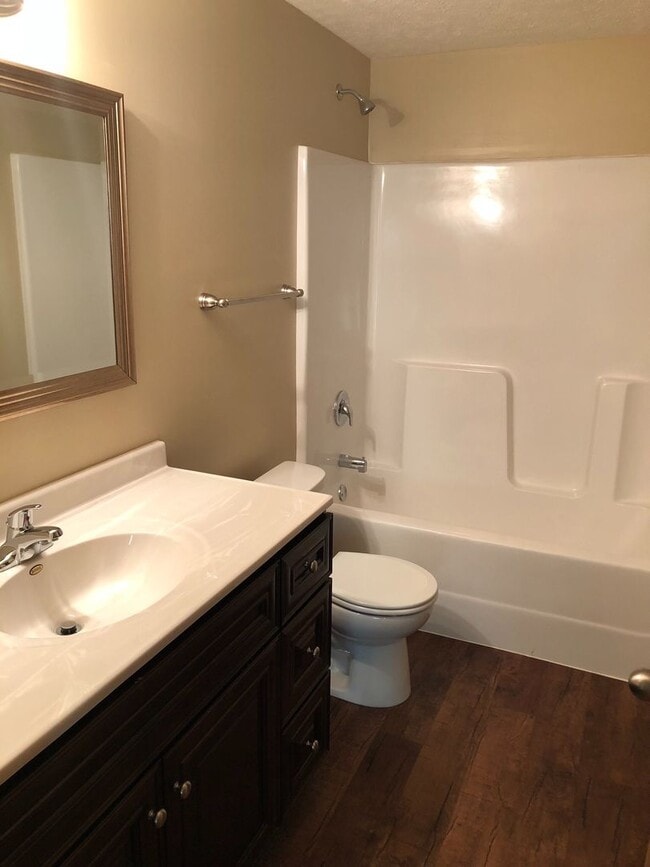 Building Photo - Newer Construction Excellent Family Neighborhood