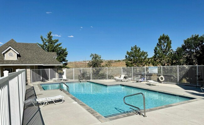 Building Photo - 200 Talus Way