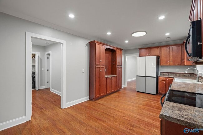 Building Photo - 1518 Beirne Ave NE