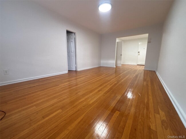 Building Photo - 50 S Middle Neck Rd