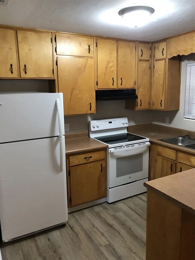 Building Photo - 6511 Bombadil Dr