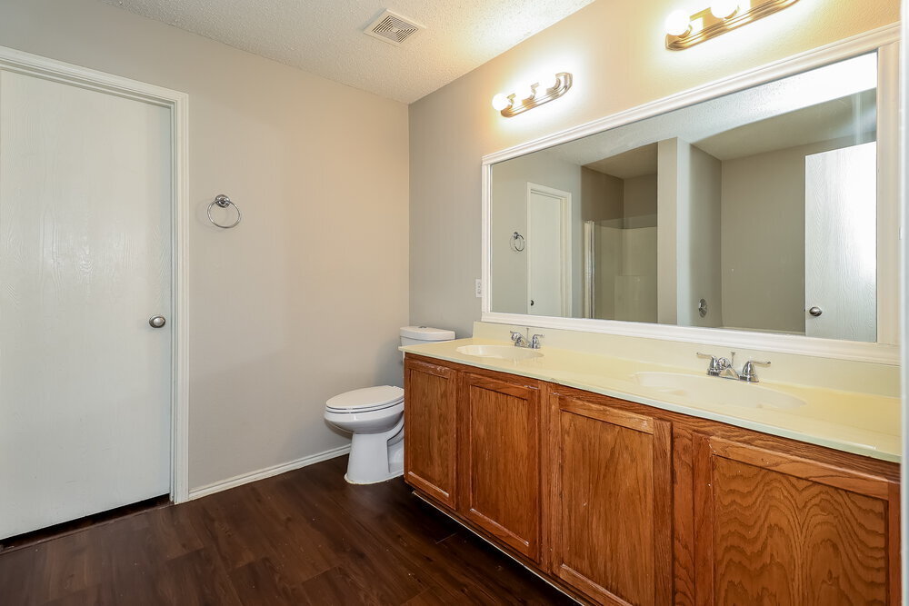 Building Photo - 8737 Hunters Point Way