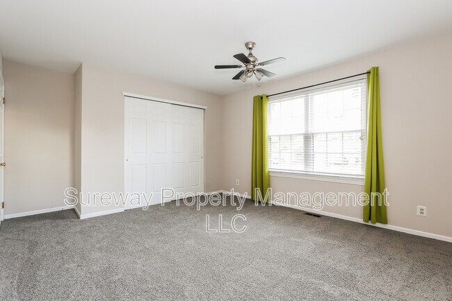 Building Photo - 5 Isa Ct