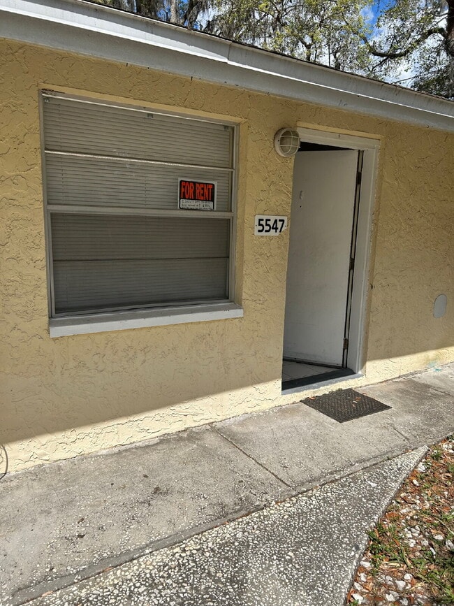 Primary Photo - "Charming 2-Bed Home in Holiday, FL – Cozy...
