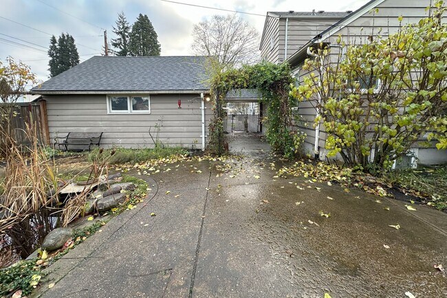 Building Photo - Shankland - 1825 4th