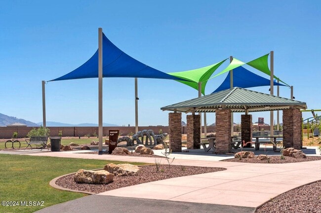 Building Photo - Beautiful Brand New 3 Bedroom Home with De...