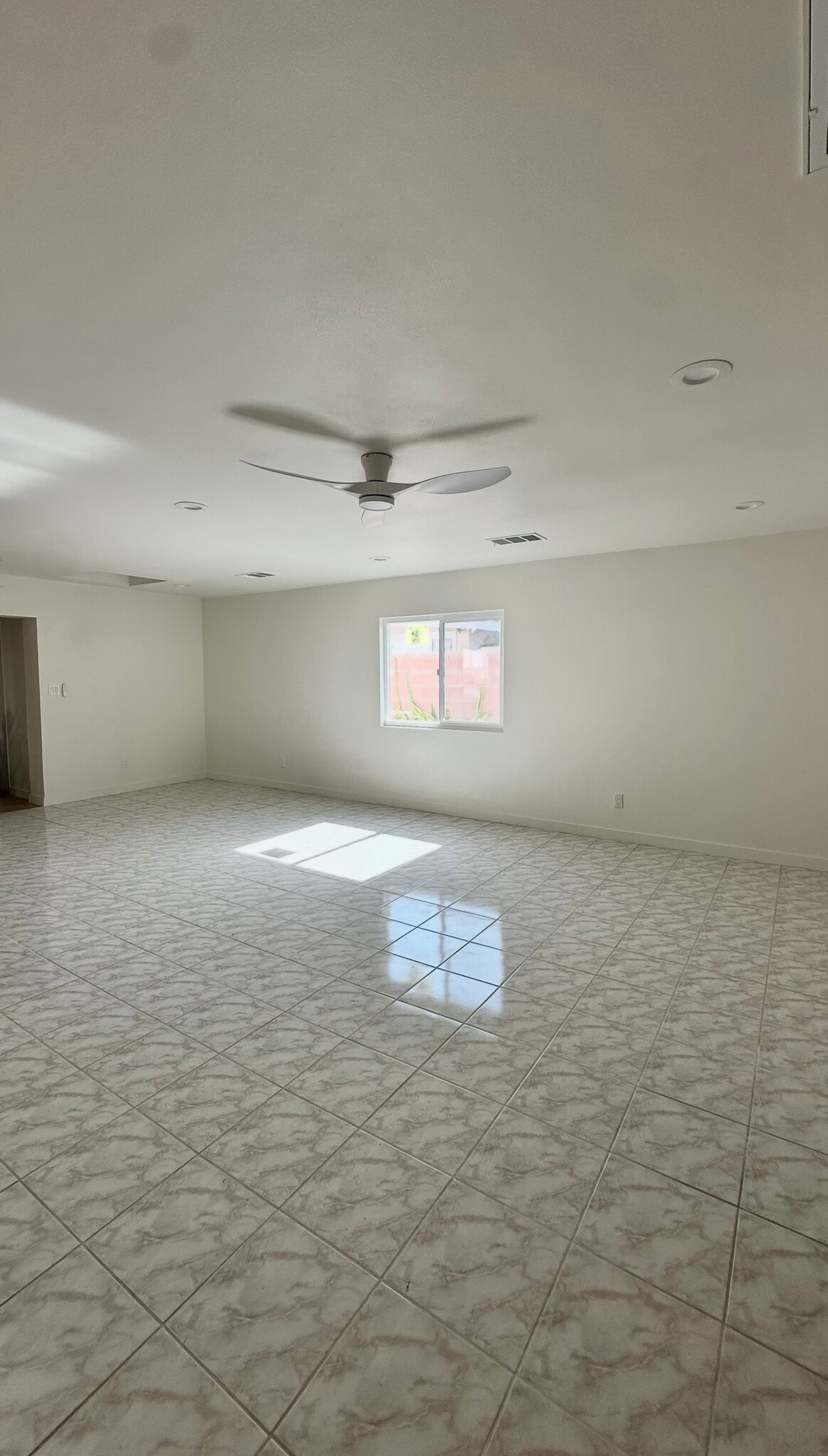 Building Photo - 2721 W Olive Ave