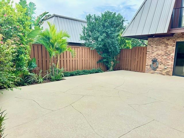 Building Photo - 1420 Ocean Way