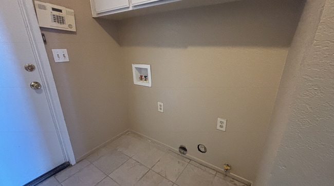 Building Photo - 30848 Bloomsbury Ln