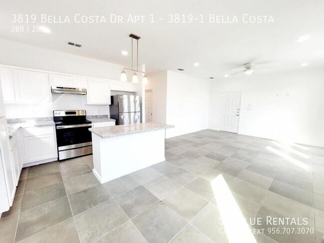 Building Photo - 3819 Bella Costa Dr