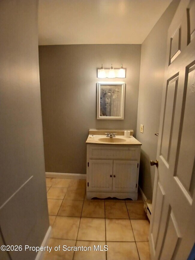 Building Photo - 47 E Parker St