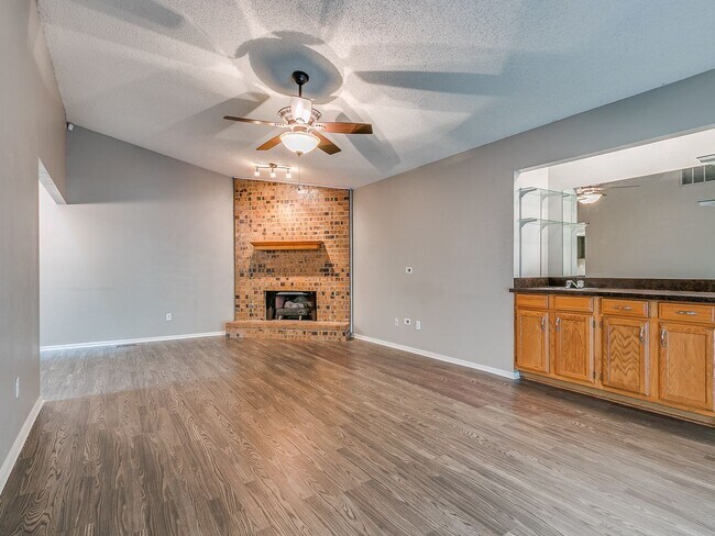 Building Photo - Fair Hill Duplex