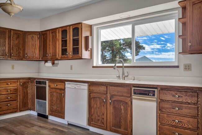 Building Photo - Single Story Home Located on a Ranch